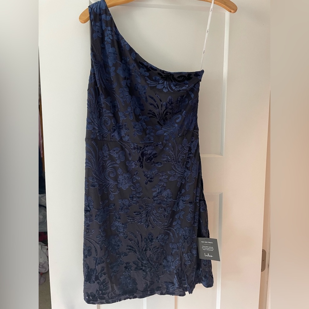 Lulu’s Navy One Shoulder Dress